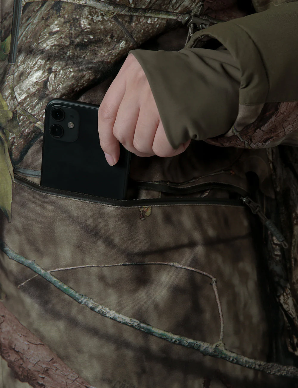 Men's Heated Hunting Jacket - Camouflage, Mossy Oak® Country DNA (Apparel Only) (Final Sale) - Image 7