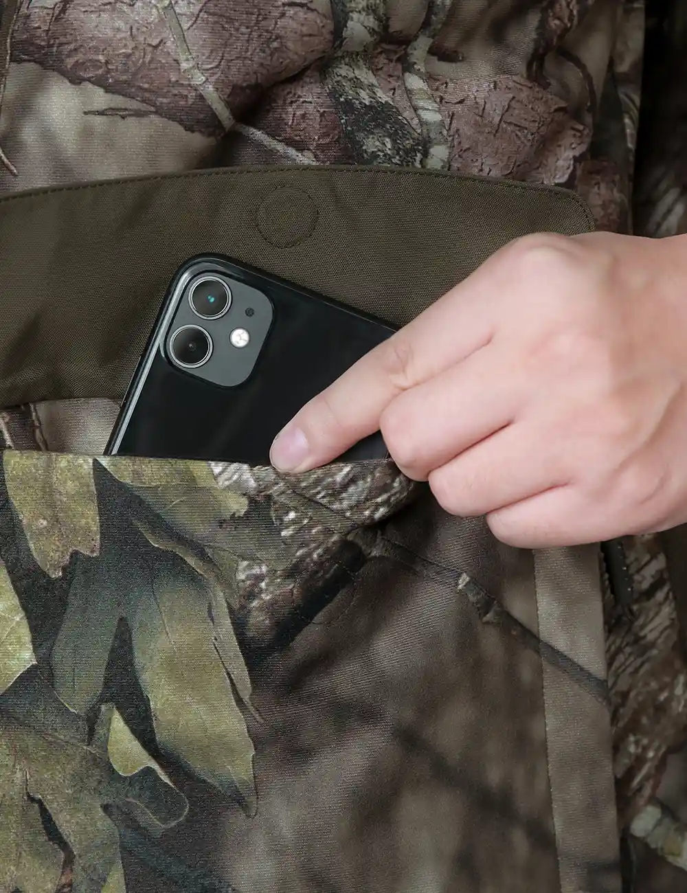 Men's Heated Hunting Vest - Camouflage, Mossy OakĀ® Country DNA (Apparel Only) (Final Sale) - Image 8
